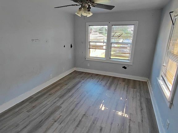 5th image of 4724 Avenue Q 1/2