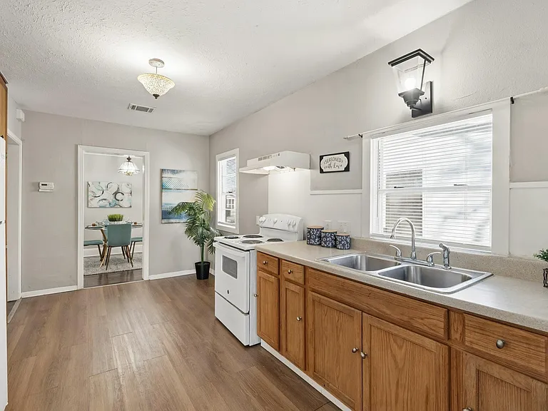 1509 Mulcahy St — Photo 9