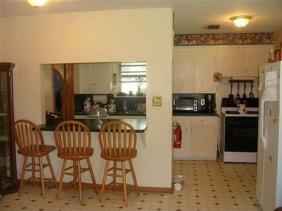 2nd image of 607 S 8th St