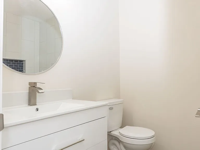 107 Hampton Dr — Photo 8