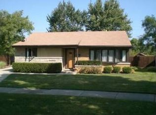 7528 Arcadia St, Morton Grove, IL 60053