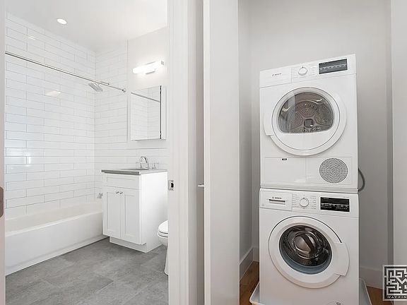 4th image of 372 Saint Johns Pl #53