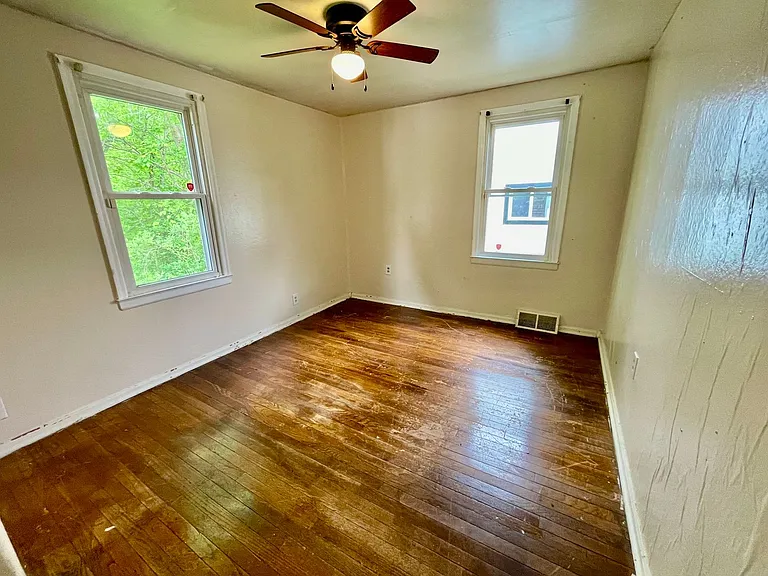 141 Carroll St — Photo 6
