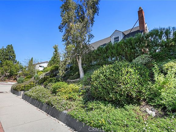 3rd image of 11380 Reseda Blvd