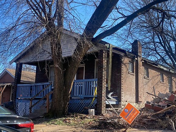 4th image of 2218 Alberta St