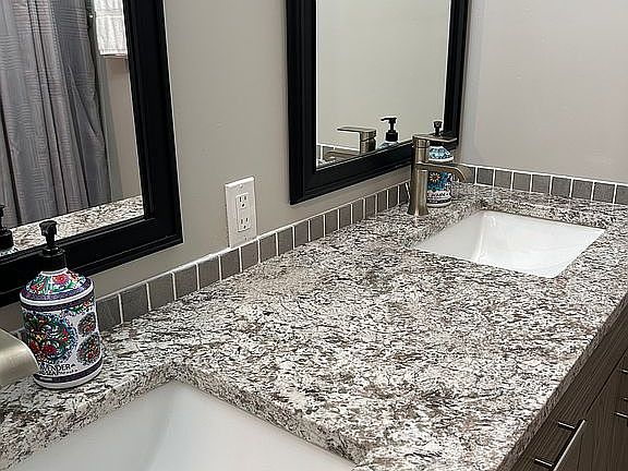 Two sinks in both master bed