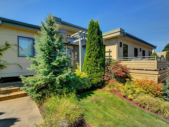 3rd image of 6515 106th Ave NE