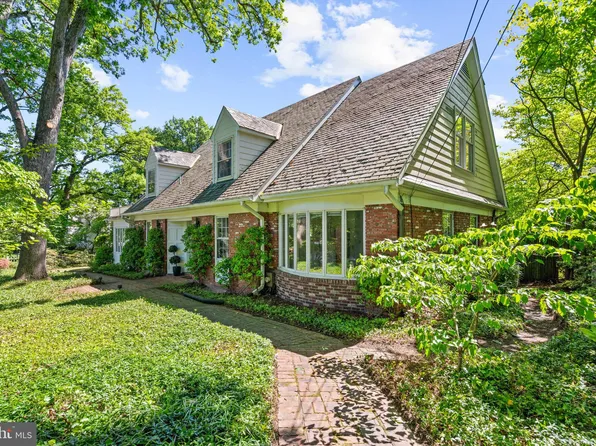 100 E Lenox St, Chevy Chase, MD 20815