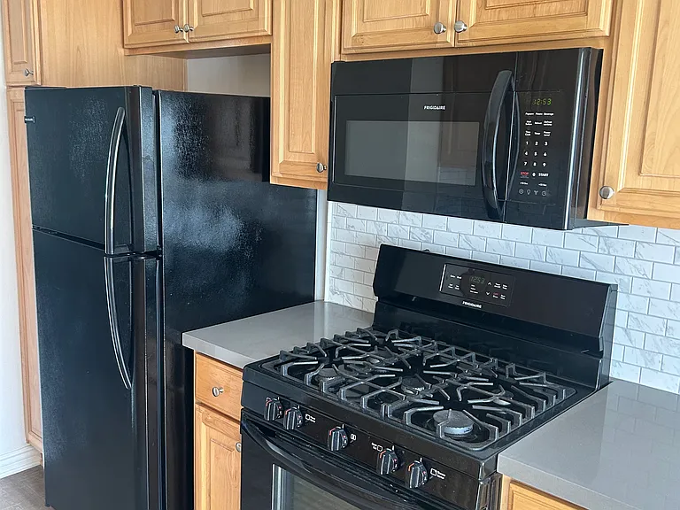 1023 Ocean Park Blvd #15 — Photo 7
