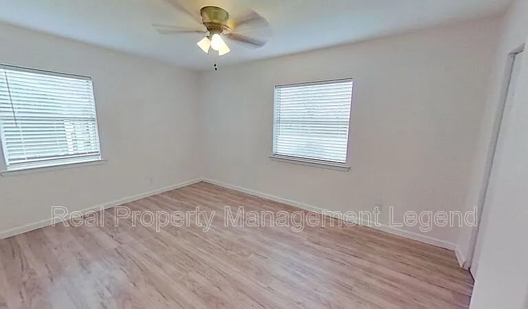 2320 Brockbank Dr — Photo 14
