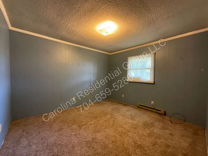 1380 Fairley Ave #B — Photo 8