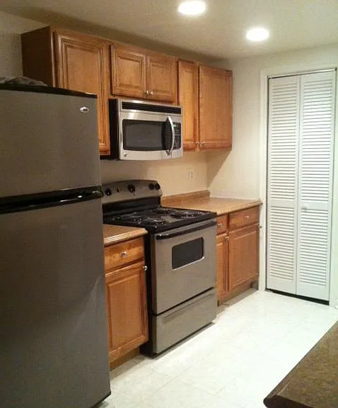 2115 1st St NW #B — Photo 2