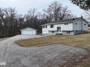 15576 Rock Bluff Rd, Ottumwa, IA 52501