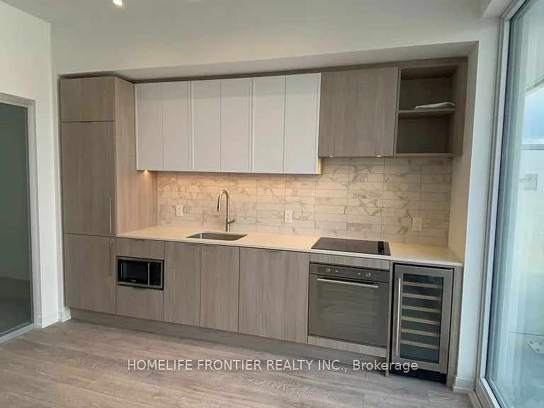 2020 Bathurst St #617 — Photo 3