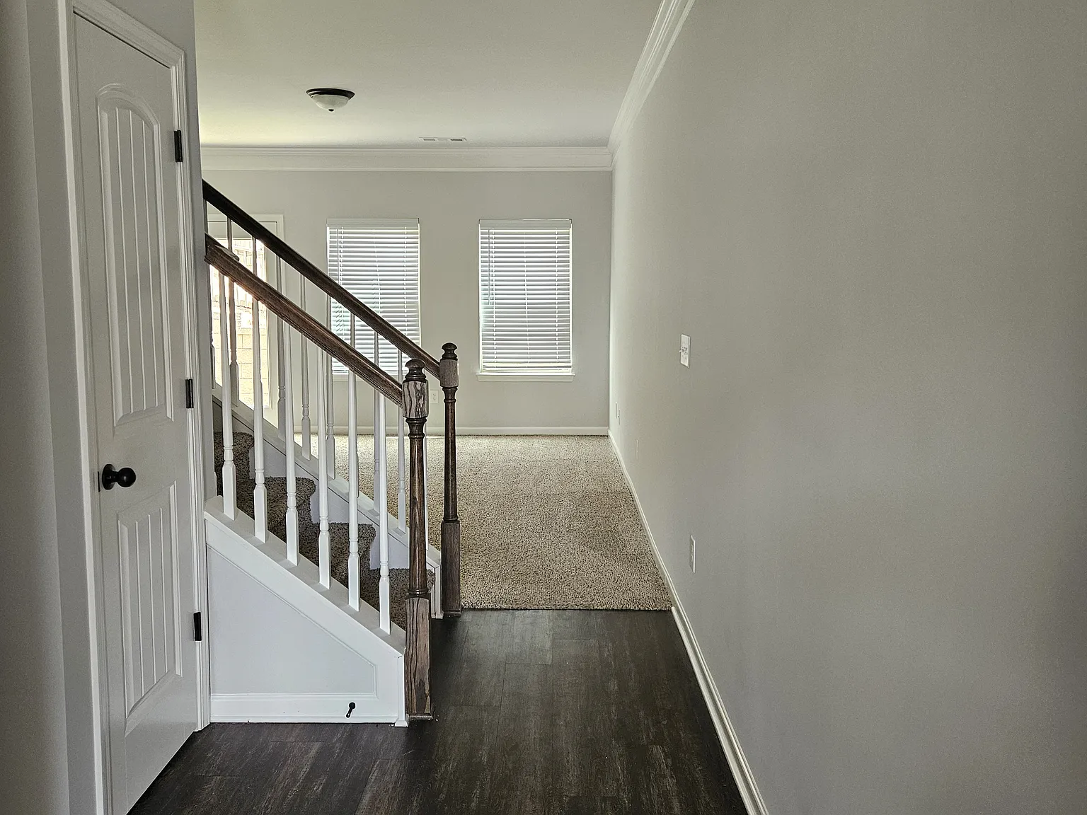 3 bed, 2.5 bath, 1635 sqft, $2,100 — Photo 2
