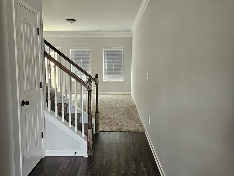 261 Valley Xing — Photo 2