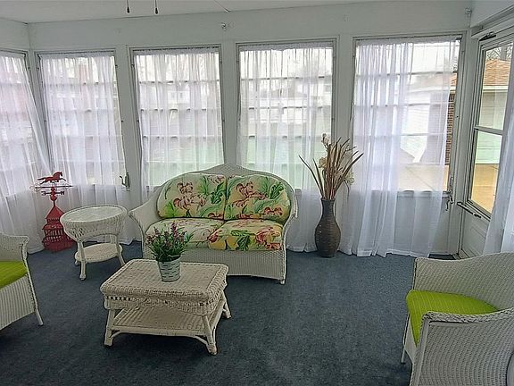 5th image of 8025 Randy Dr