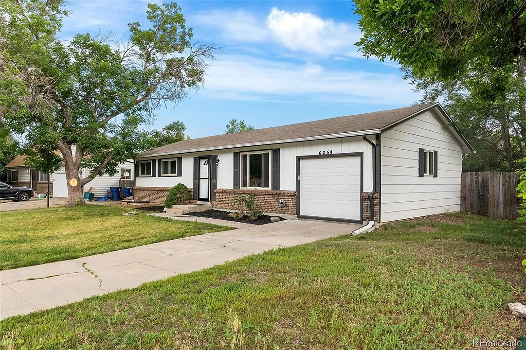 5 bed, 1968 sqft, $3,995 — Photo 3