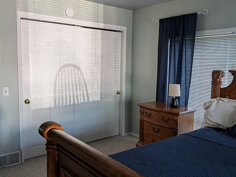 215 W Cass St — Photo 24