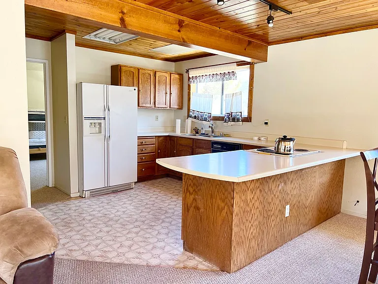 16420 Huron Dr — Photo 6