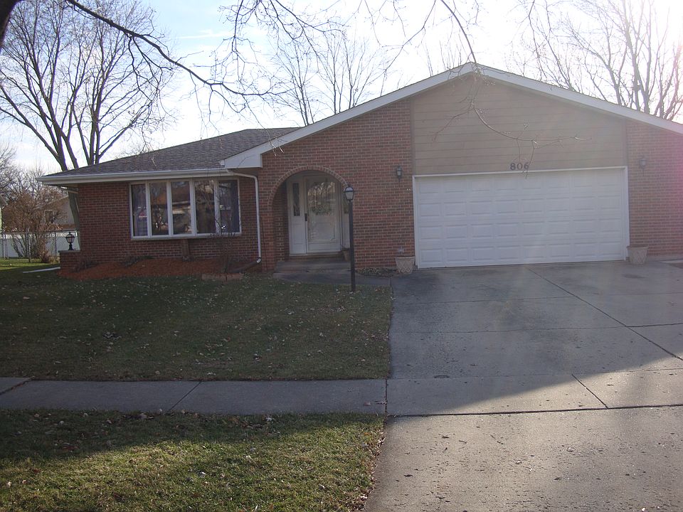 1st image of 806 Madiera Dr