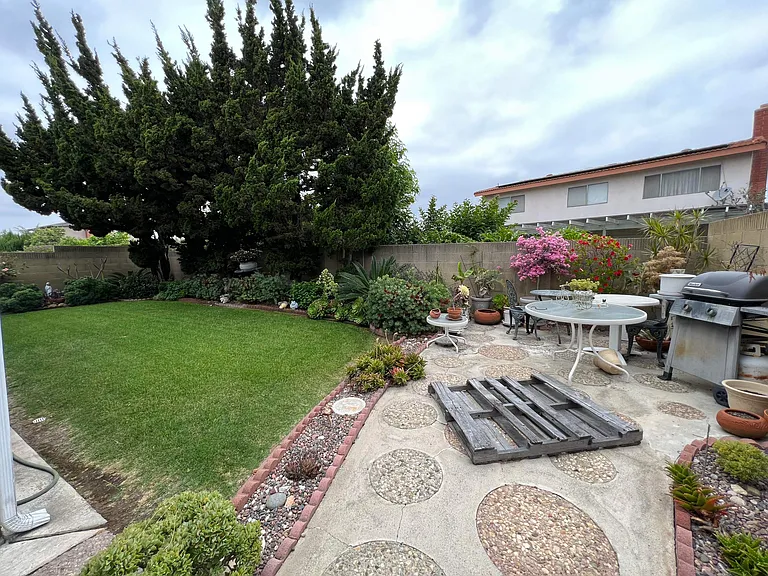 Louise Ln — Photo 12