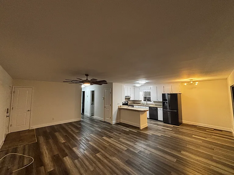 1104 W Oakwood Ave — Photo 13