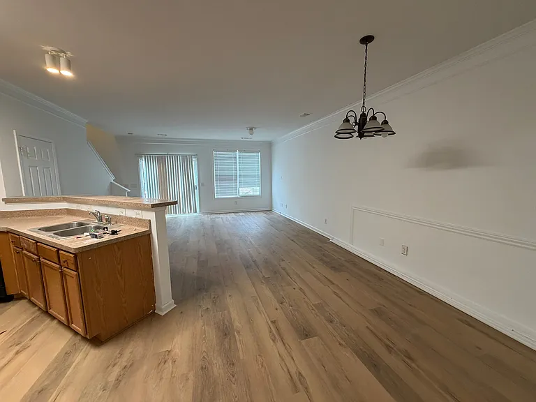 3433 Dianthus Ln — Photo 5