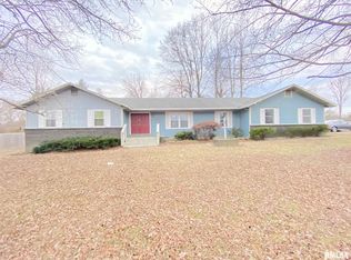 2 Red Bud Ln, Herrin, IL 62948