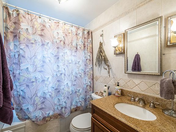 3rd image of 203 S Barry Ave #2