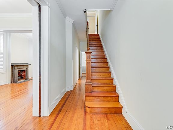 5th image of 206 W Granby St