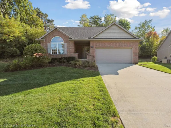 4505 Spring Mountain Dr, Brighton, MI 48116