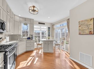 56 Loft Dr BLDG 56 #56, Martinsville, NJ