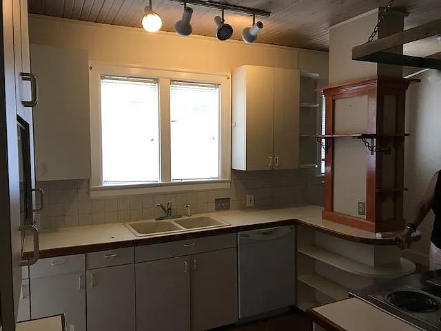 2 bed, 1.5 bath, 1242 sqft, $2,200 — Photo 4
