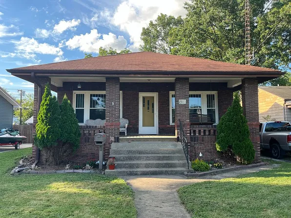 1926 Clarke St, Murphysboro, IL 62966