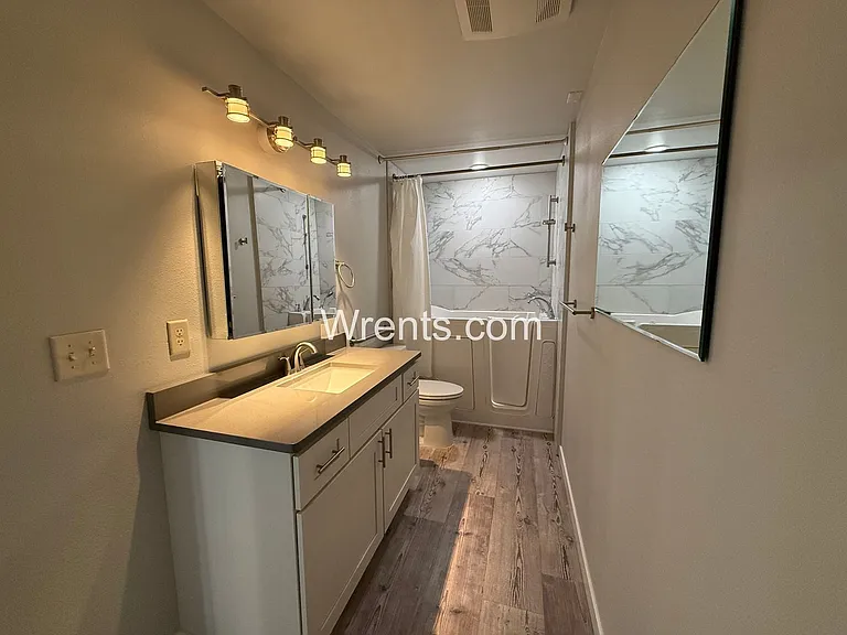 100 3rd St #11 — Photo 7