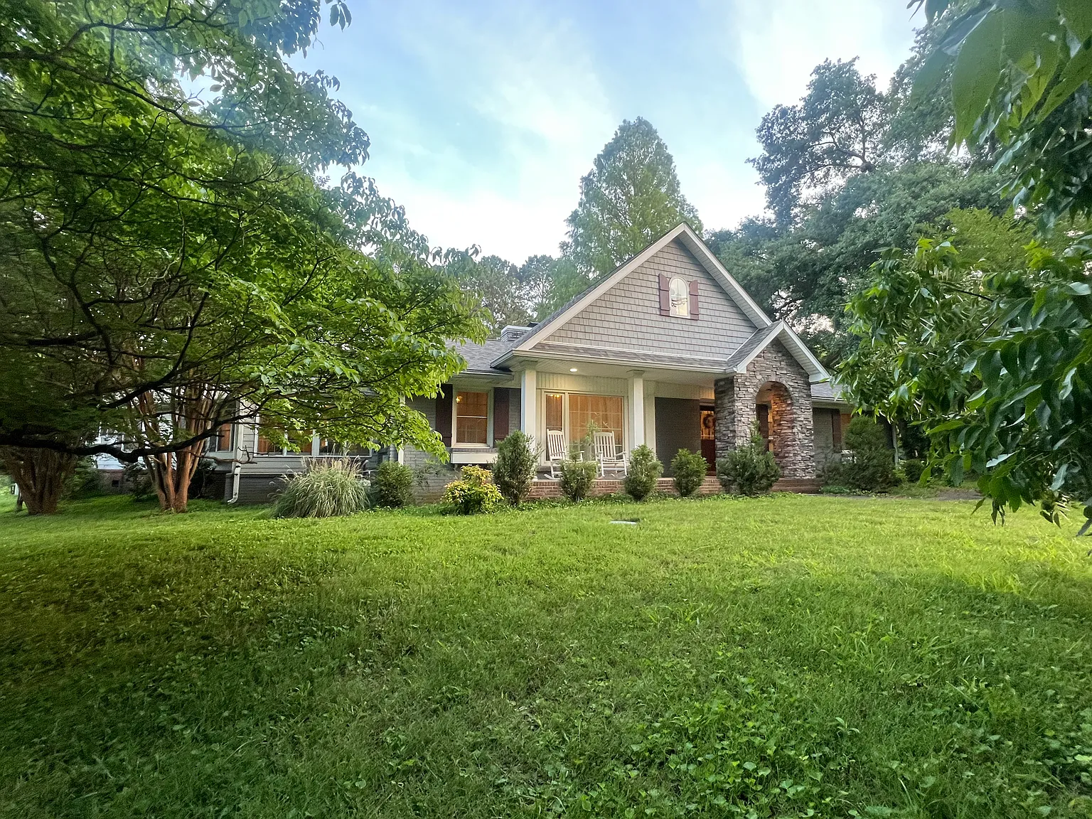 4 bed, 2850 sqft, $3,000 — Photo 1