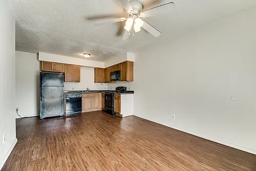 106 E Cedar St #8 Photo 1