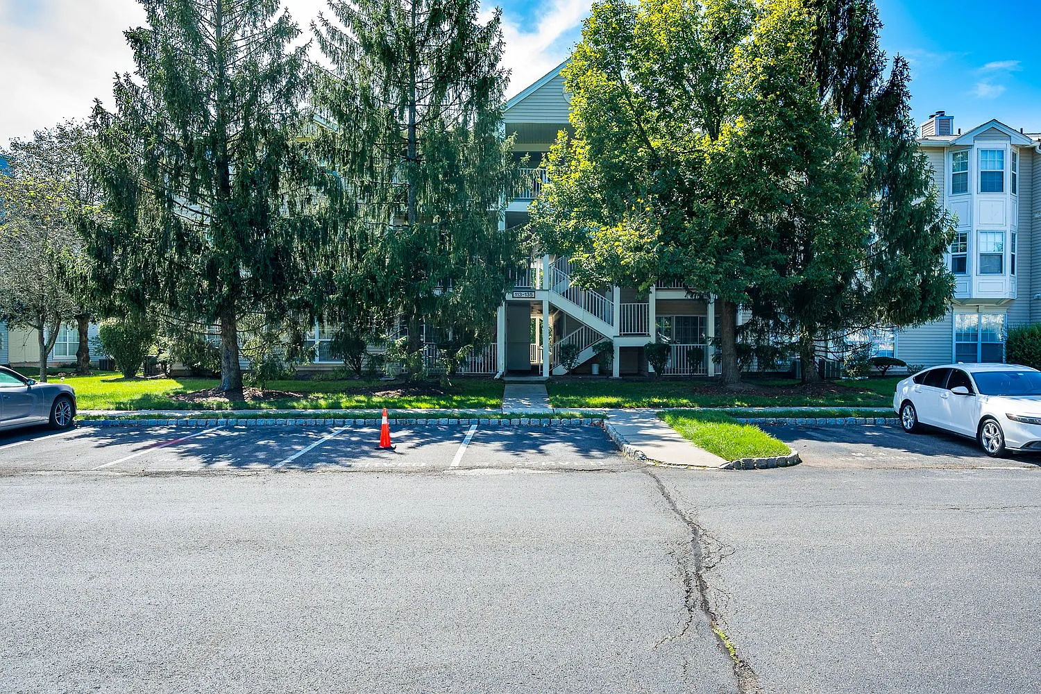 2 bed, $2,300 — Photo 4