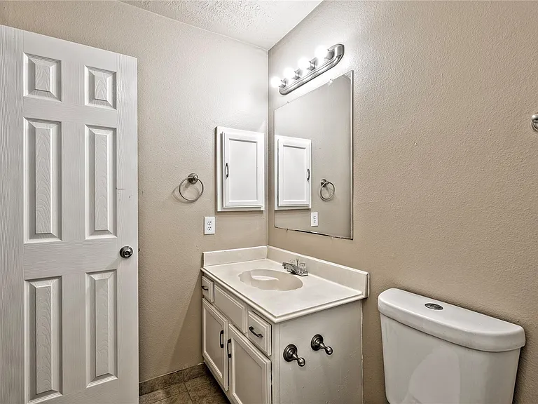 2627 Autumn Springs Ln — Photo 17