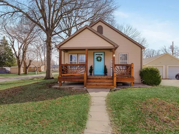 601 S Peoria St, Louisburg, KS 66053
