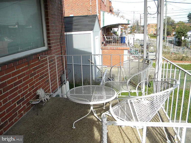 325 Imla St — Photo 32
