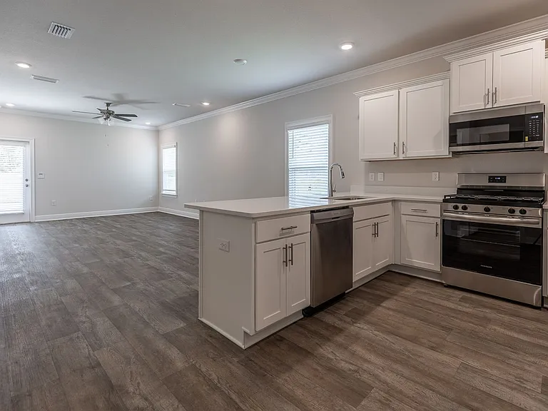 32444 Revere Dr — Photo 4