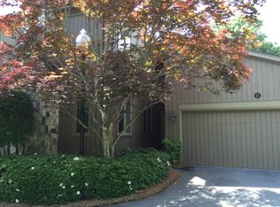 17 Folkstone Dr, Greensboro, NC 27403