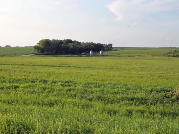 190th St, Waverly, IA 50677