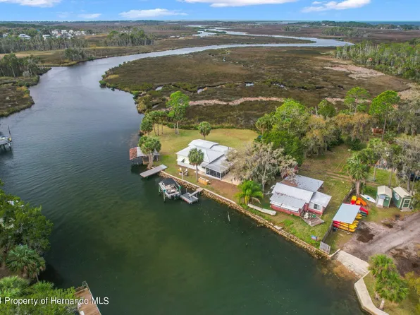 8064 Marys Fish Camp Rd, Weeki Wachee, FL 34607