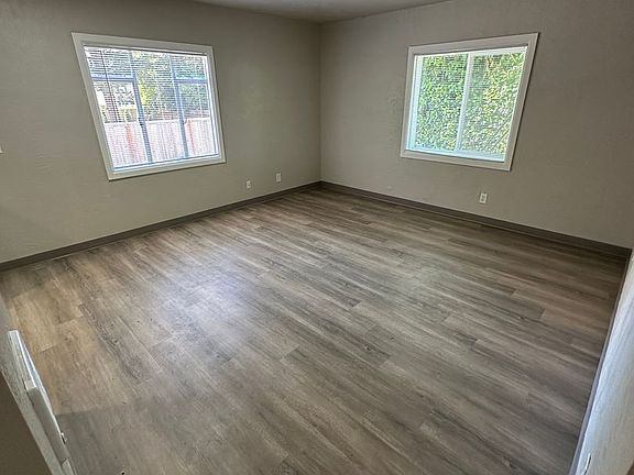4th image of 3007 NW Harrison Blvd #3
