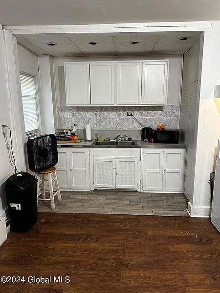 5th image of 4 Cuyler Street