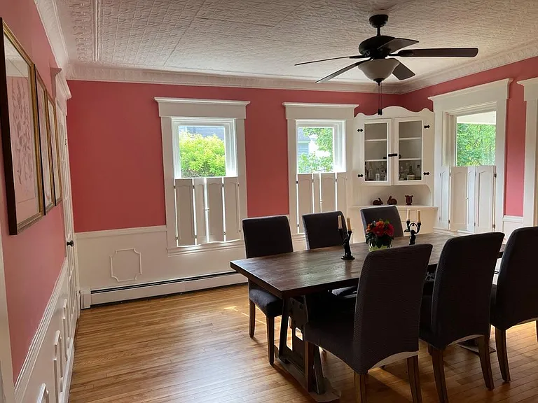 Dining room with 6 chairs and ceiling fan