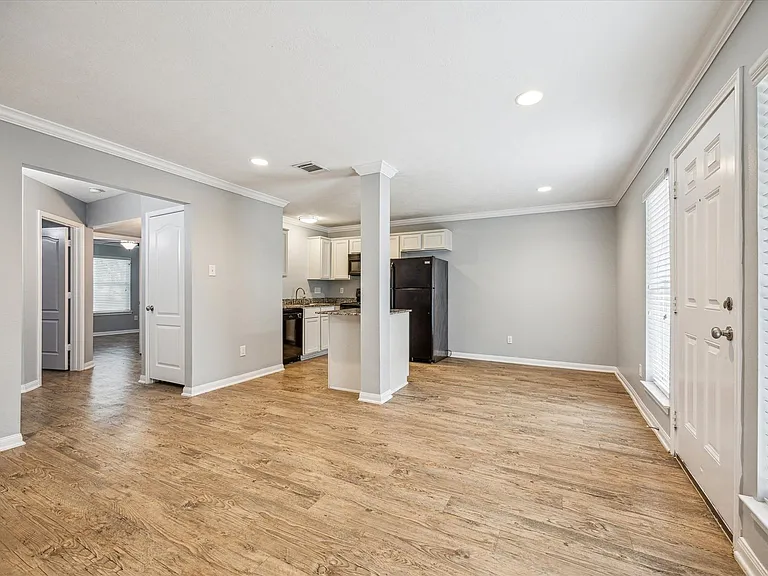 835 Heights — Photo 17